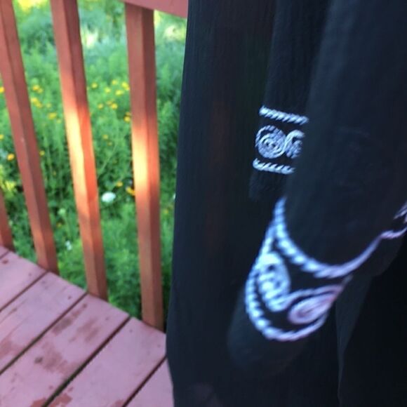 CHICOS SILK embroidered V neck Tunic black white sheer long sleeve Size 0 or Med - Picture 6 of 7